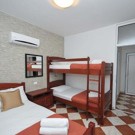 Ferienwohnung Fuer 4 Personen Ca 55 M In Budva, Adriakueste Montenegro Kueste Um Будва Екстериор снимка